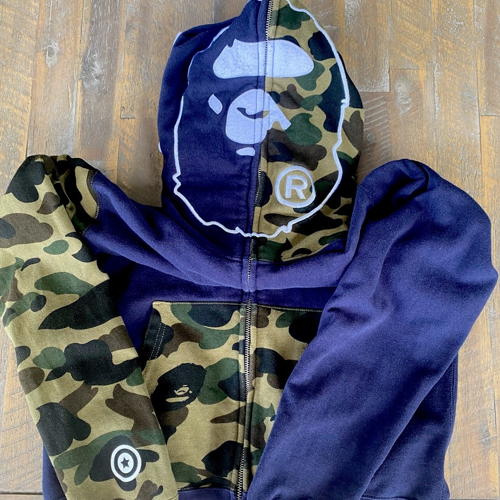 Men's small Bathing Ape Authentic full zip hoodie